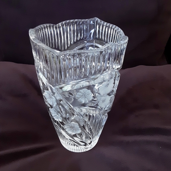 Anna Hutte Bleilkristall Crystal Frost Vase Elaborate Etched Detail Flor… - Picture 2 of 7